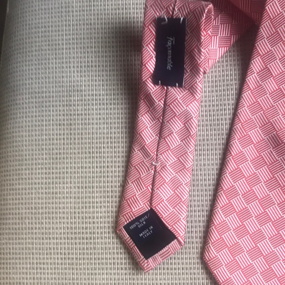 Facconable Silk Tie - Picture 3 of 8